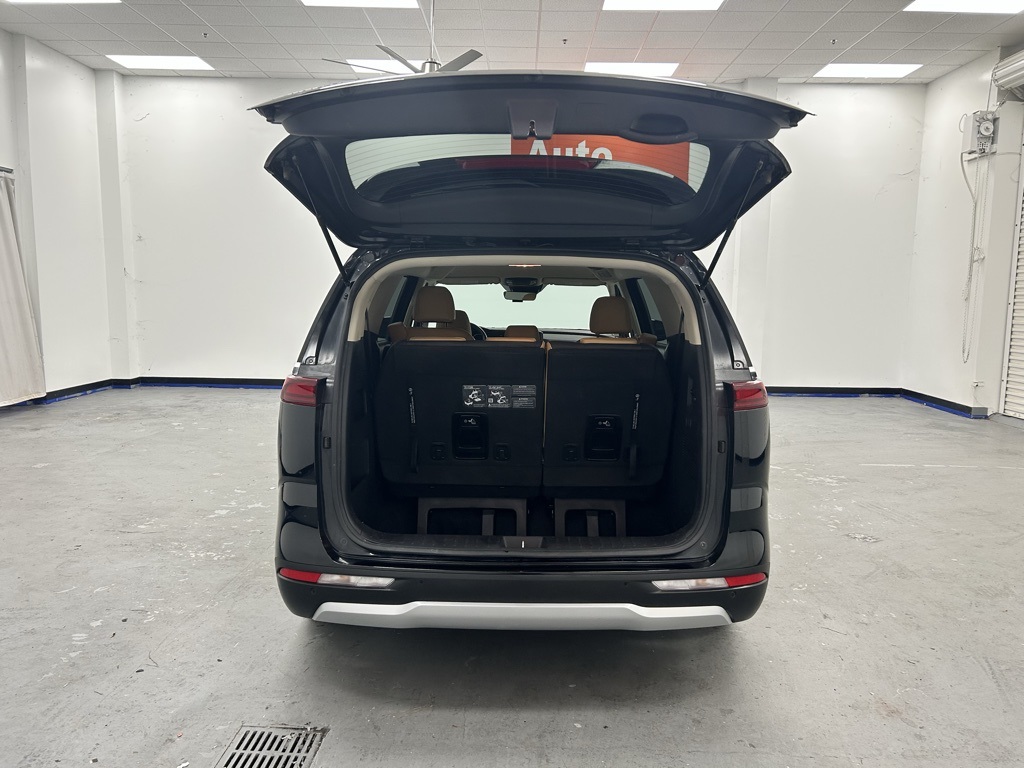 2024 Kia Carnival LX photo 21