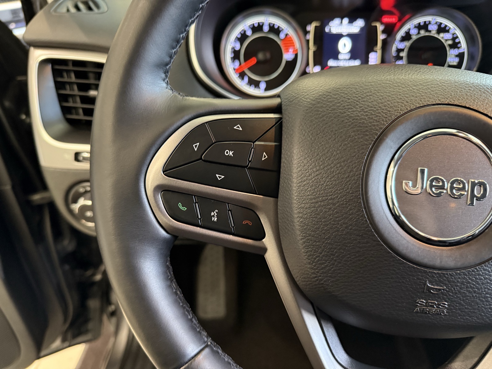 2019 Jeep Cherokee Latitude photo 16