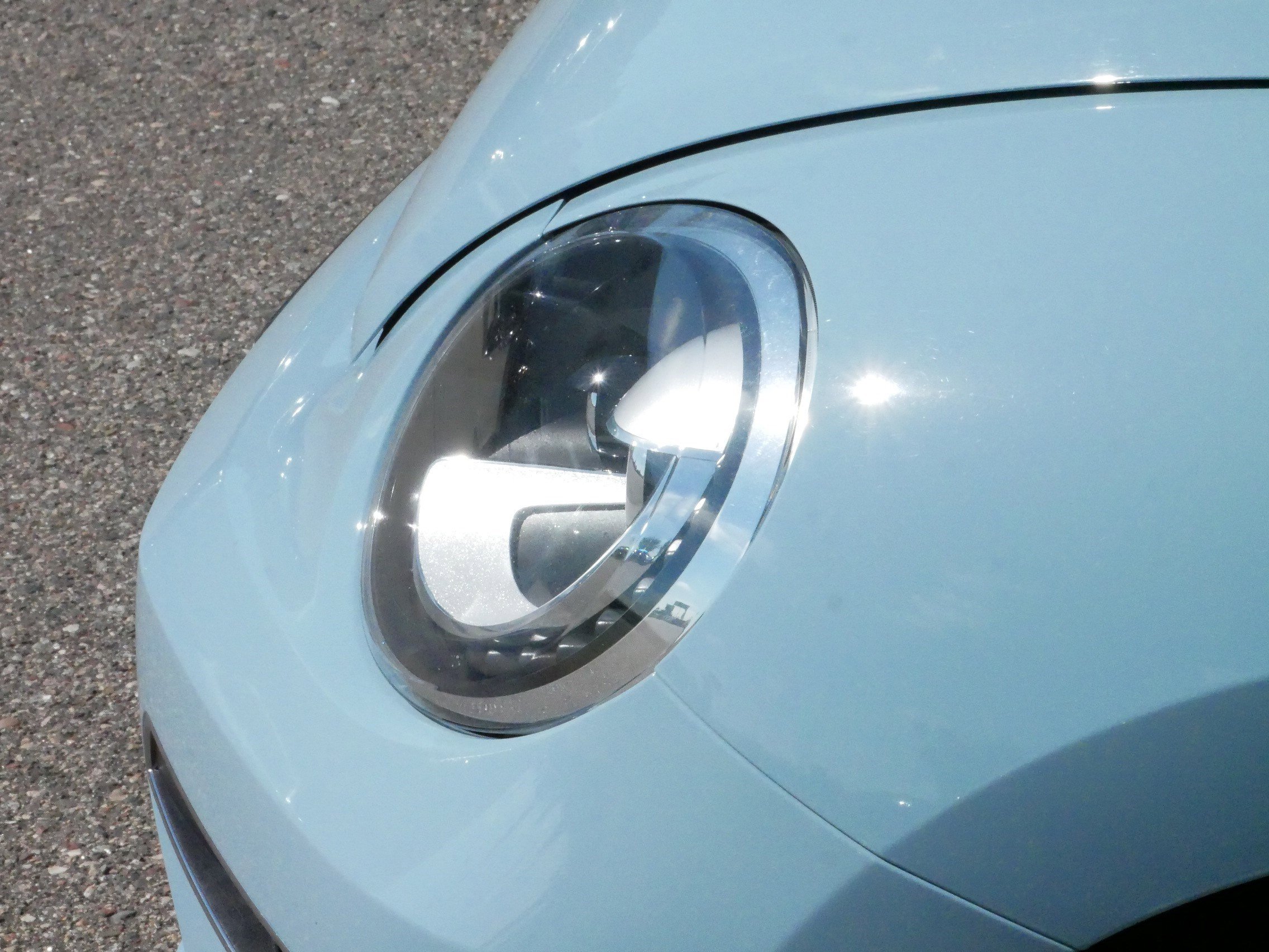 2014 Volkswagen Beetle Convertible R-Line photo 16