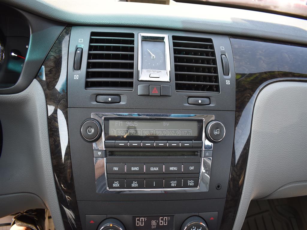2008 Cadillac DTS photo 14