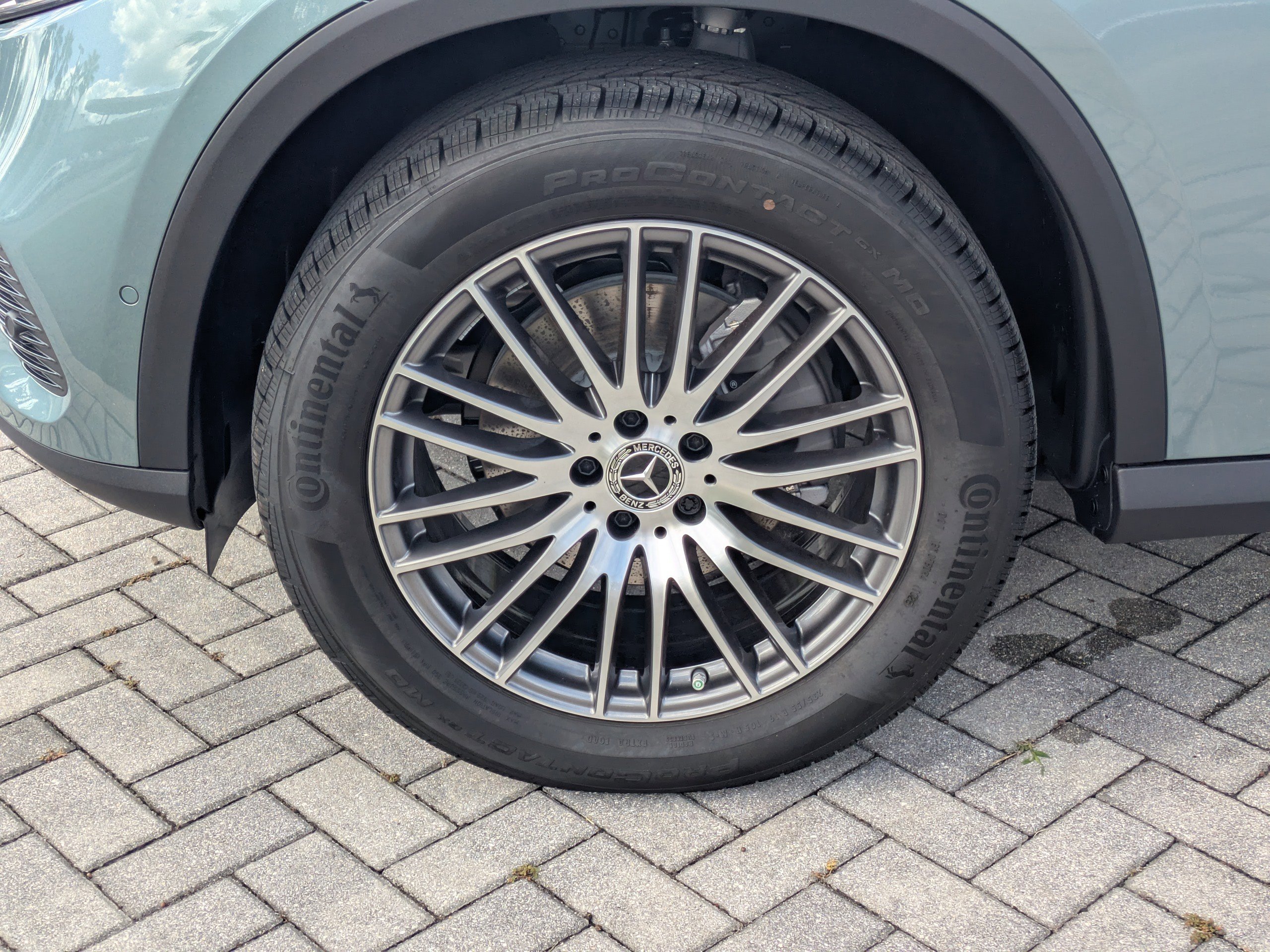2026 Mercedes Benz GLC 300 4MATIC photo 3