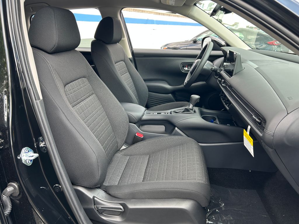 2026 Honda HR-V LX photo 18