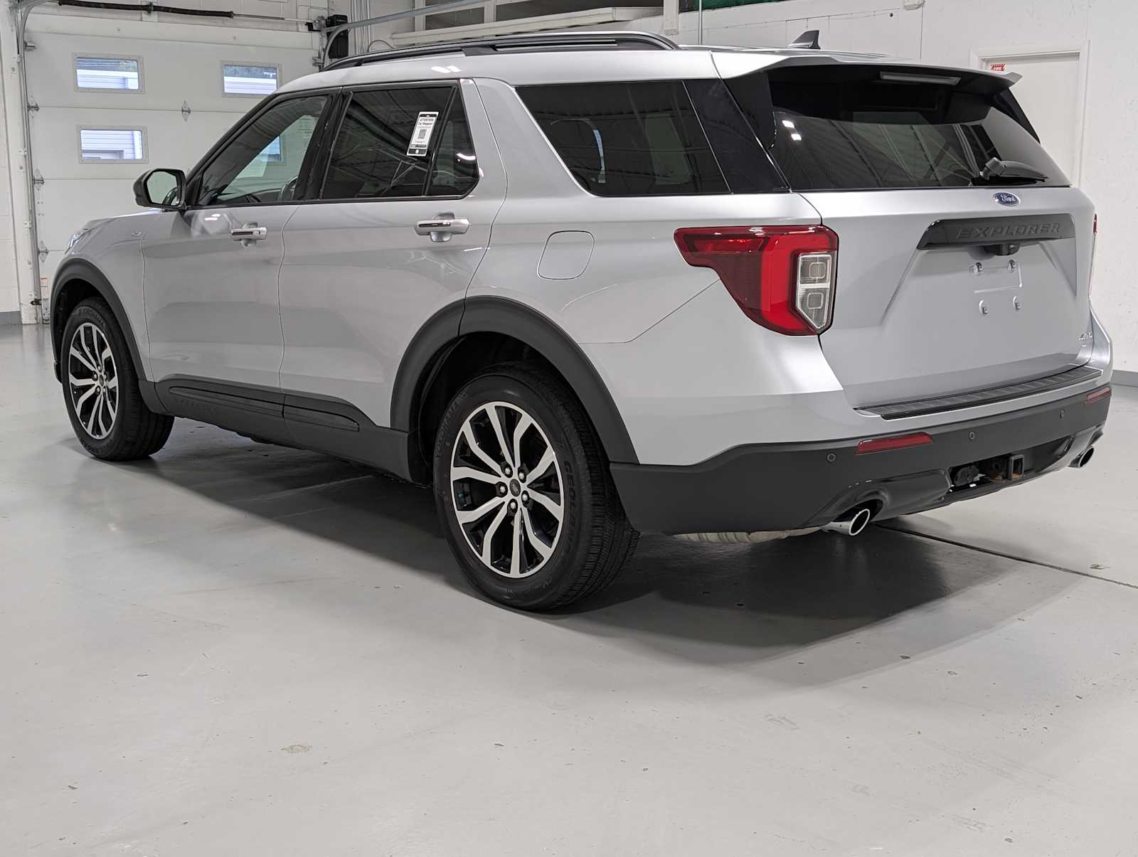 2022 Ford Explorer ST-Line photo 9