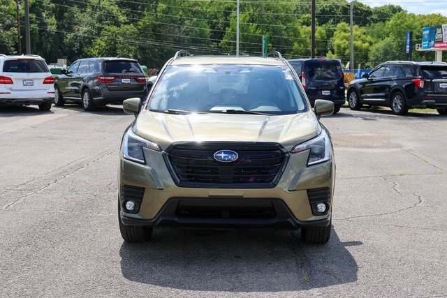 2024 Subaru Forester Premium Base photo 2