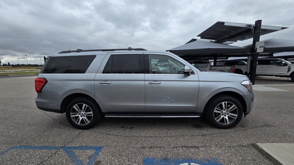 2022 Ford Expedition MAX XLT photo 4