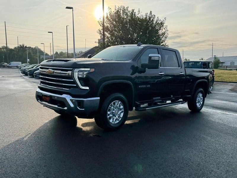 2024 Chevrolet Silverado 2500HD LTZ photo 7