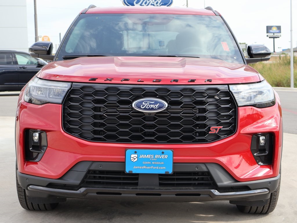 2025 Ford Explorer ST photo 5