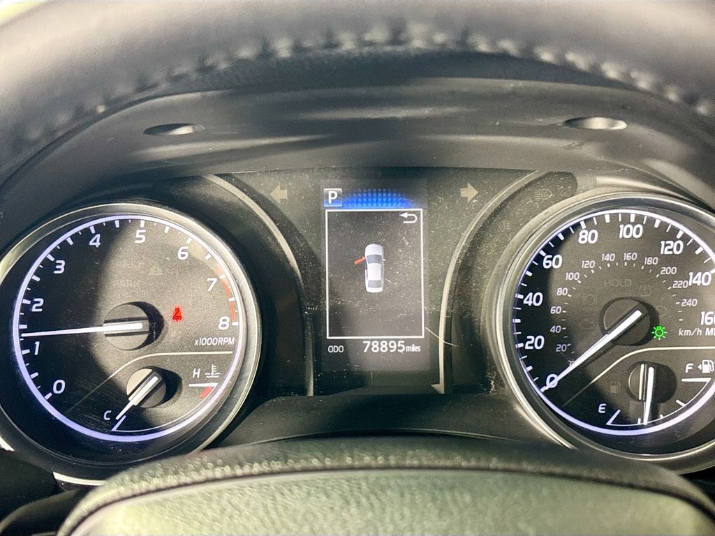2018 Toyota Camry SE photo 14