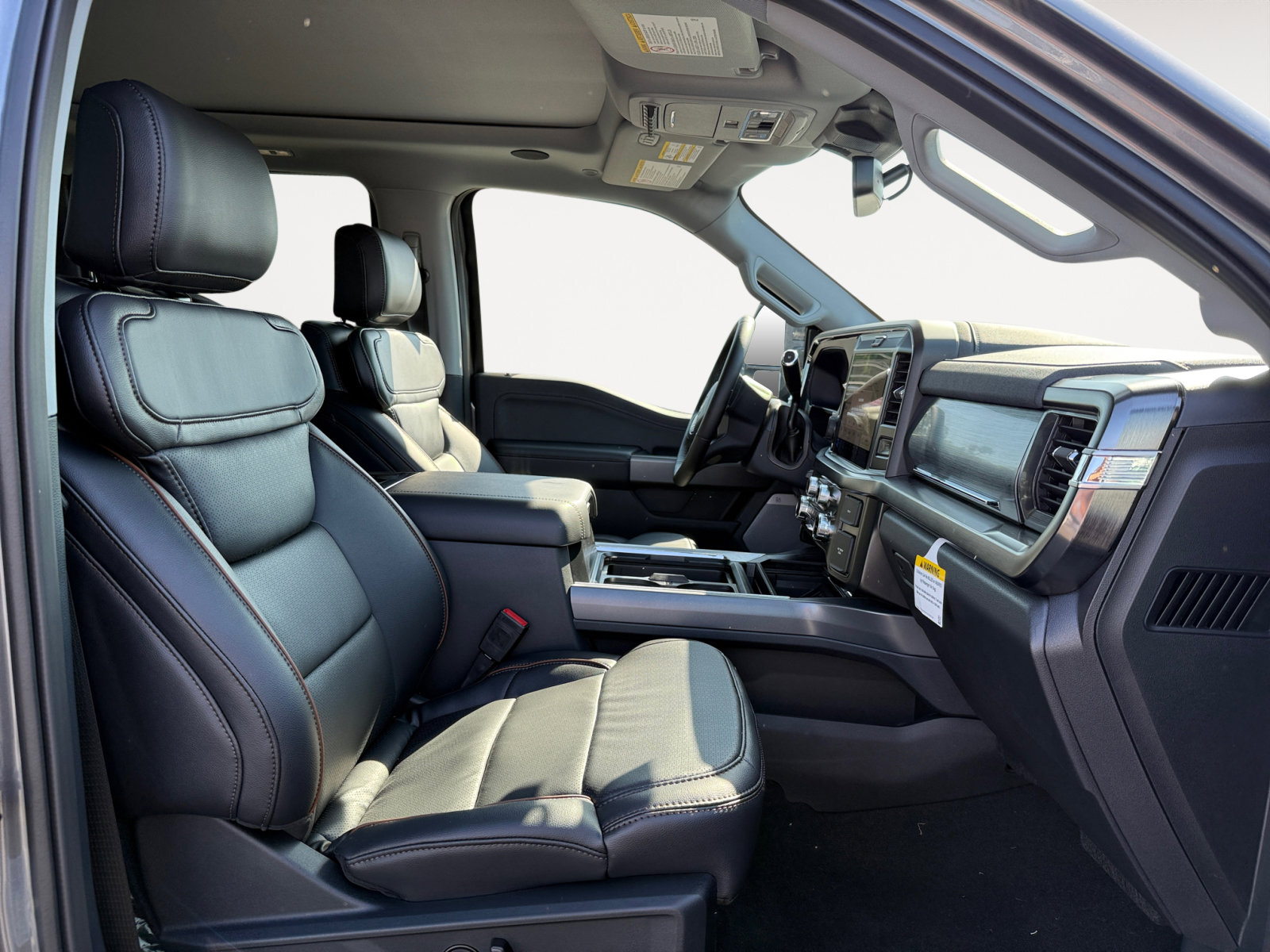 2025 Ford F-250 Lariat photo 19