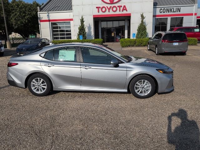 2025 Toyota Camry LE photo 12