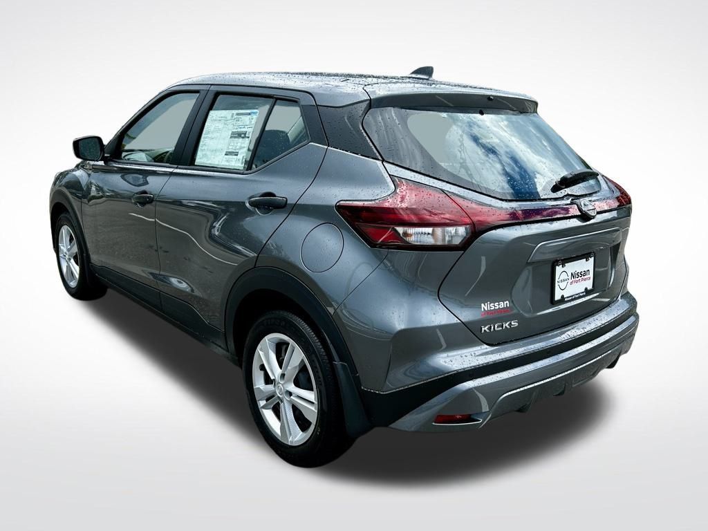 2025 Nissan Kicks Play S photo 3
