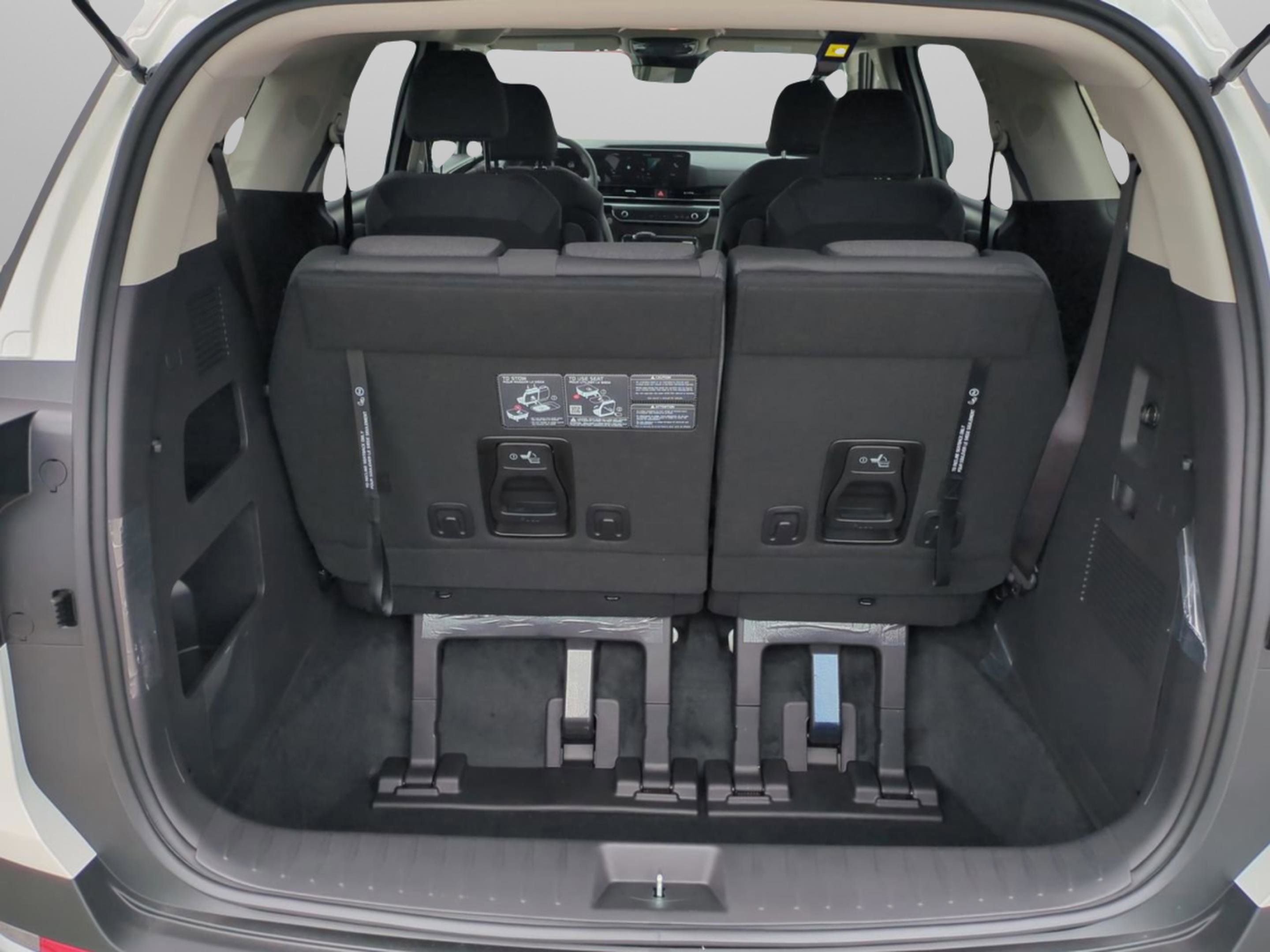2026 Kia Carnival LX photo 28