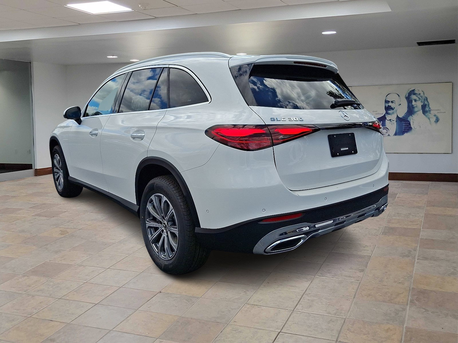 2026 Mercedes Benz GLC 300 4MATIC photo 4