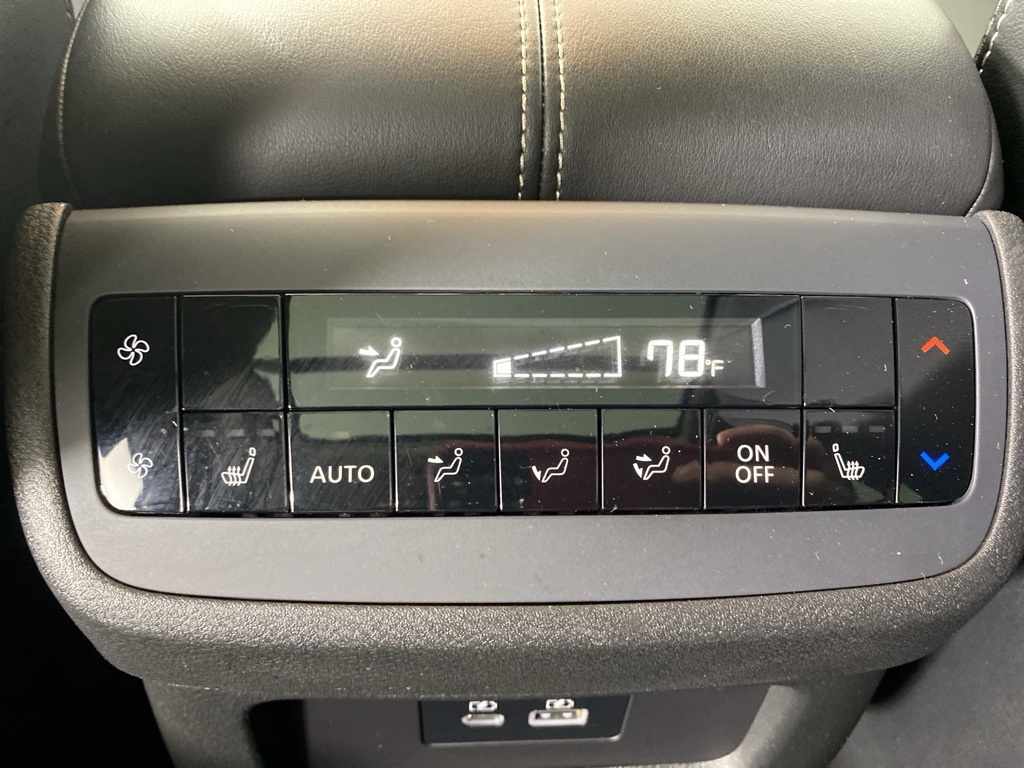 2024 Nissan Pathfinder SL photo 22