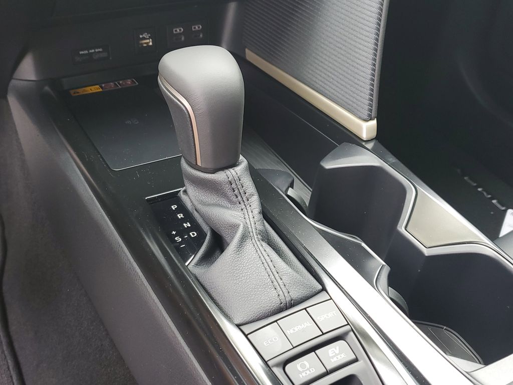 2025 Toyota Camry SE photo 19