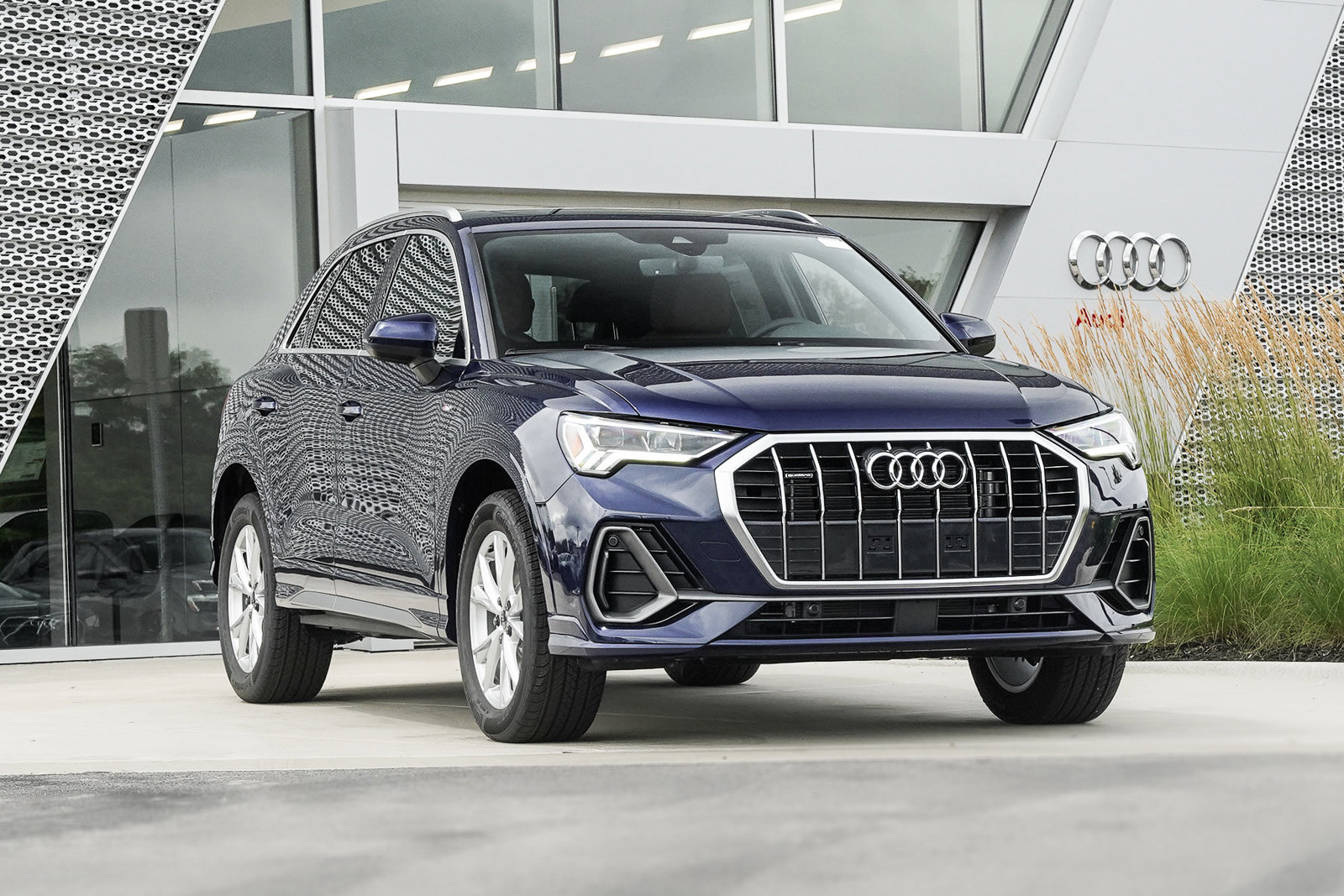 2025 Audi Q3 S Line Premium's photo