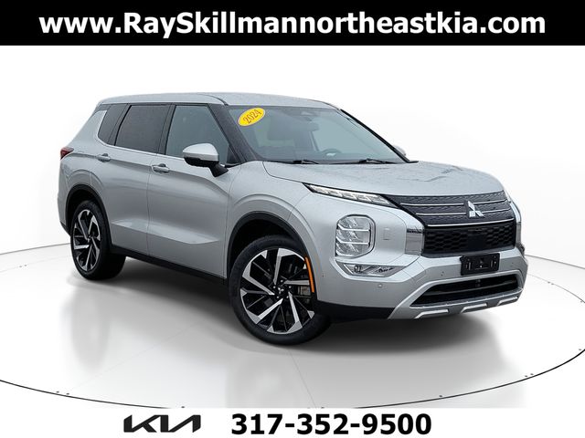 2024 Mitsubishi Outlander SE's photo