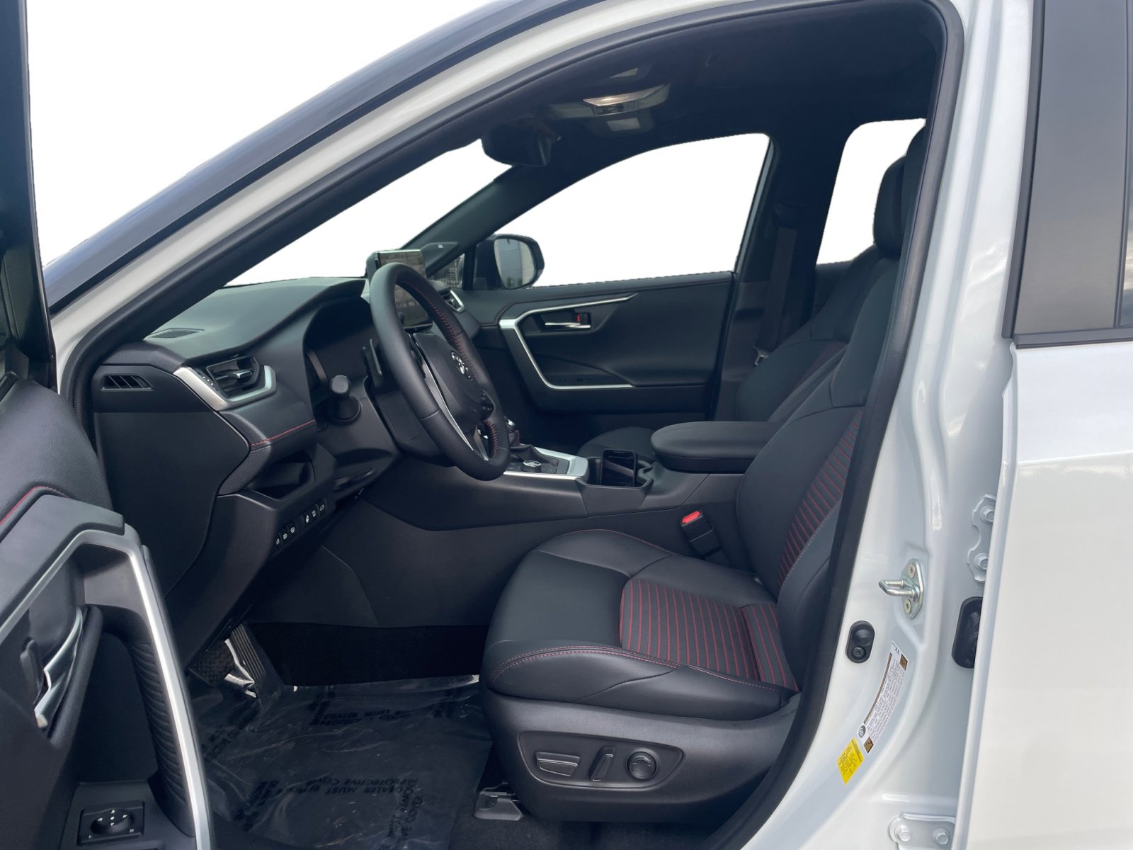 Used 2025 Toyota RAV4 XSE with VIN JTMEB3FV5SD256280 for sale in Kansas City