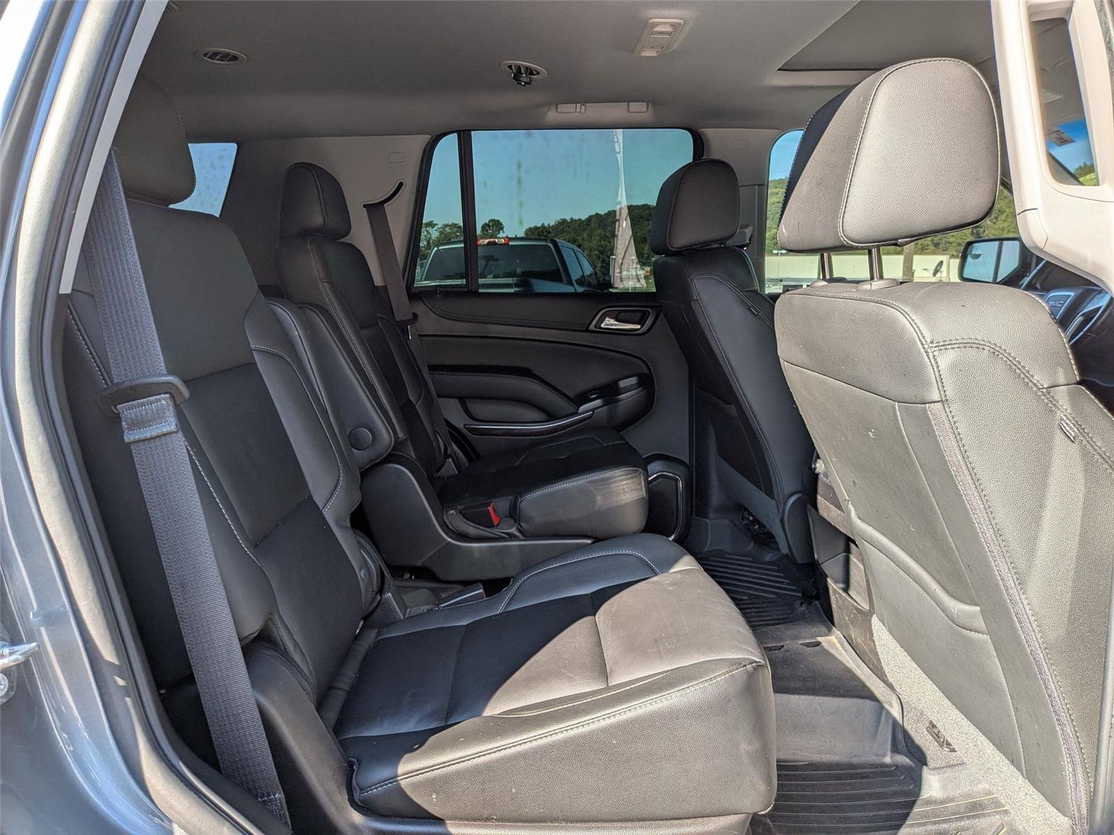 2019 Gmc Yukon SLT photo 32