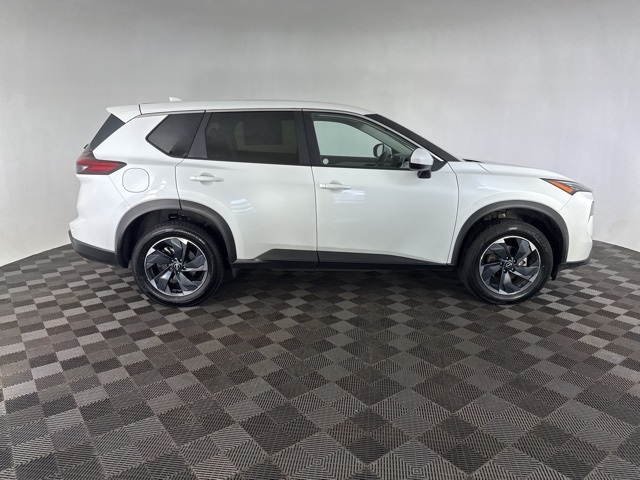 2024 Nissan Rogue SV photo 3