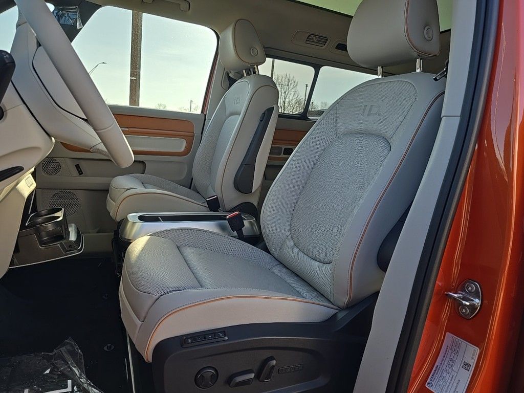 2025 Volkswagen ID. Buzz photo 2