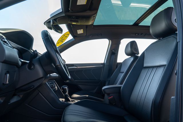 2022 Volkswagen Tiguan SE R-Line Black photo 15