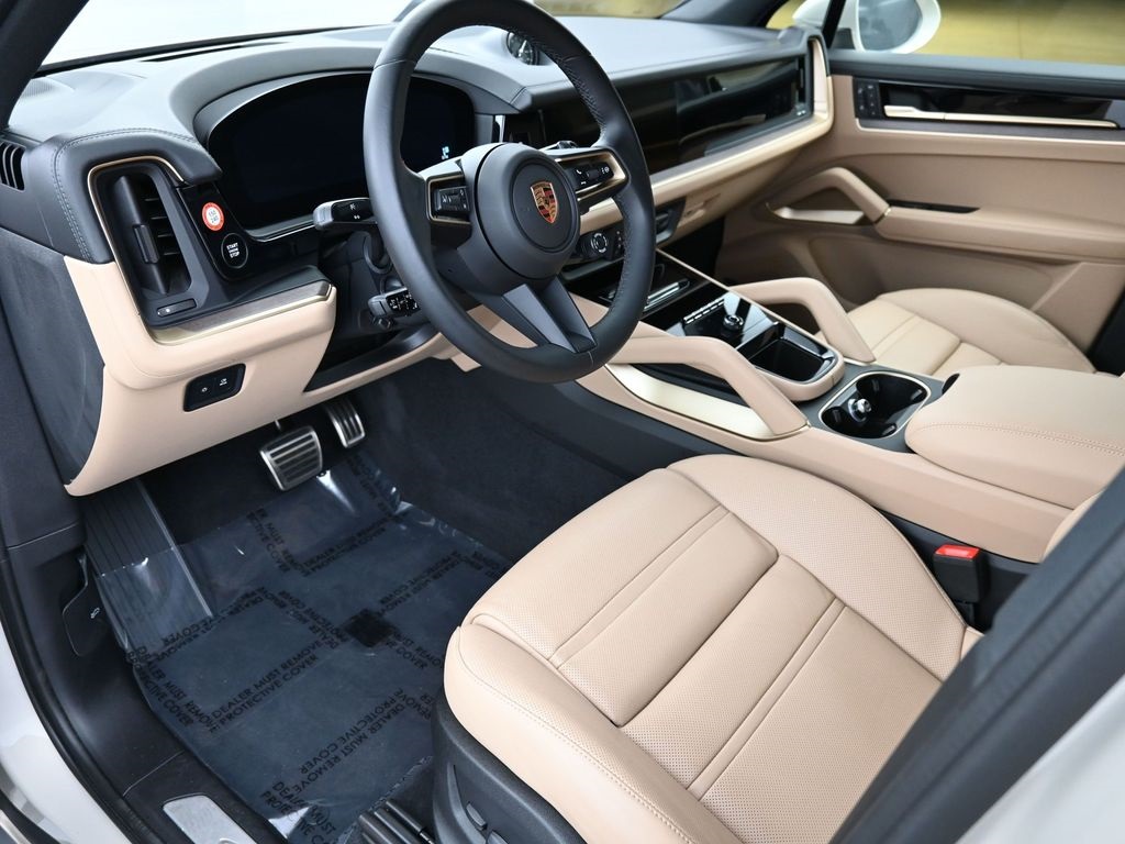 2025 Porsche Cayenne E-Hybrid S photo 4