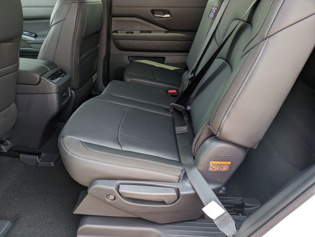 2025 Nissan Pathfinder SL photo 22