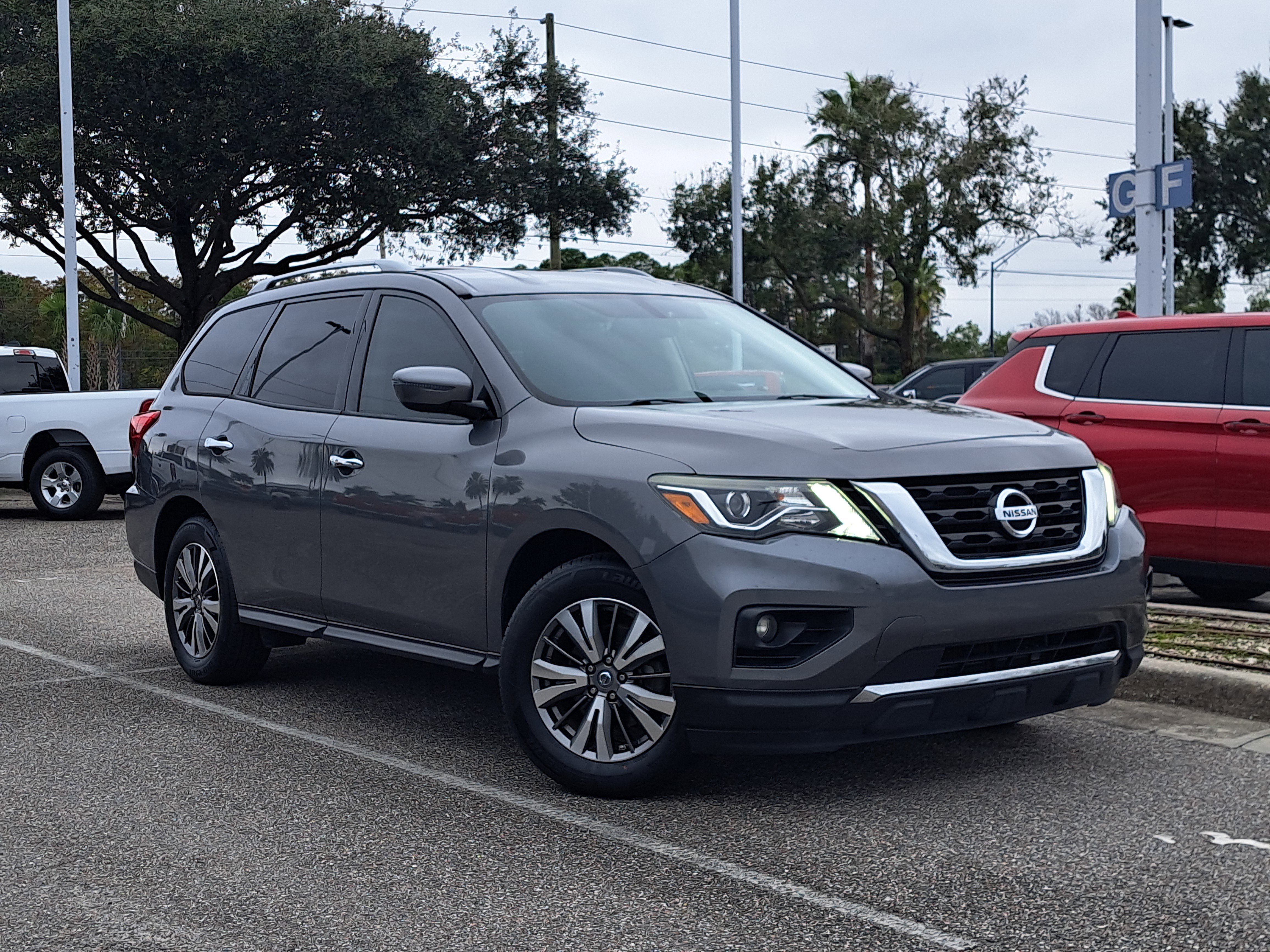 2018 Nissan Pathfinder SV