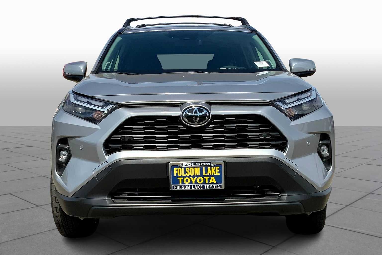 2025 Toyota RAV4 XLE Premium photo 3