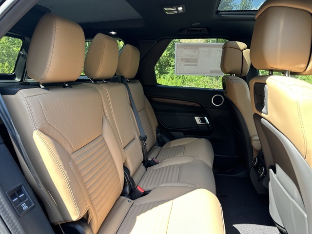 2025 Land Rover Discovery SE photo 21