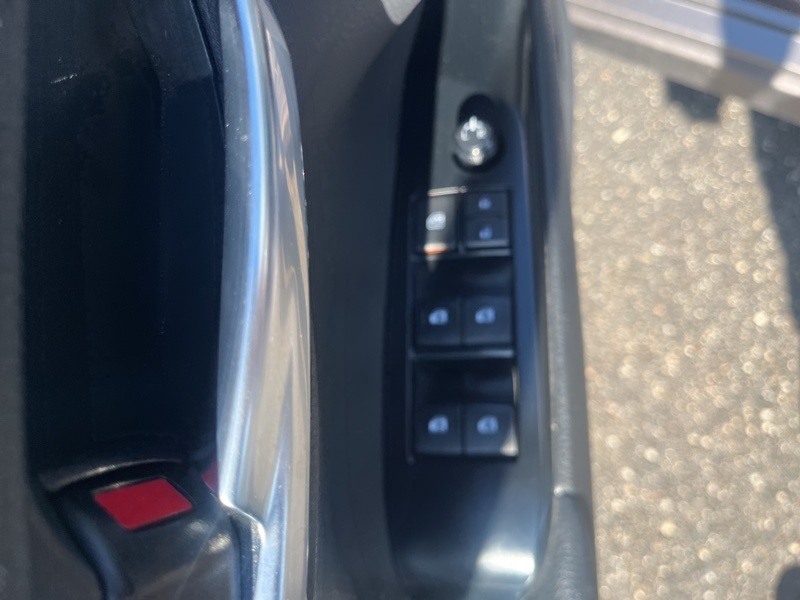 2018 Toyota Camry LE photo 12