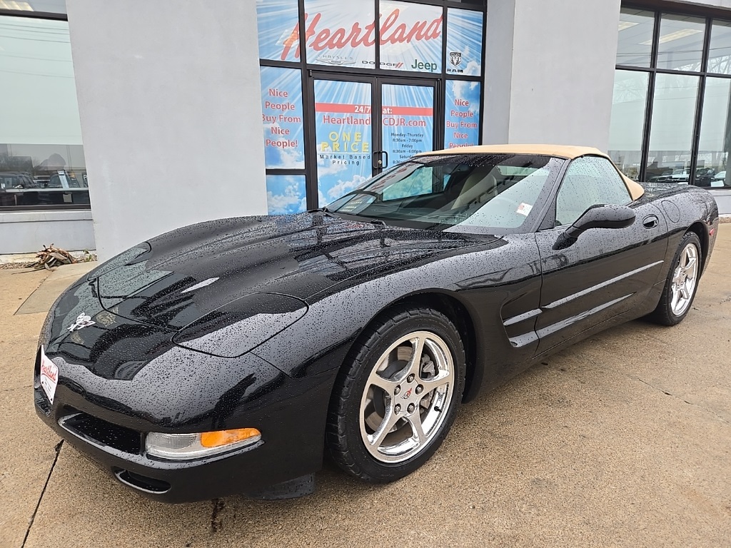 Used 2003 Chevrolet Corvette Base with VIN 1G1YY32G835131426 for sale in Kansas City