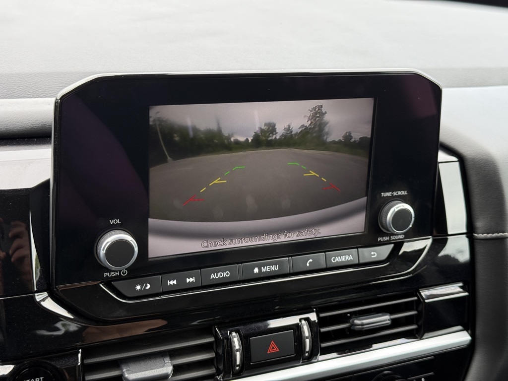 2025 Nissan Pathfinder SV photo 7