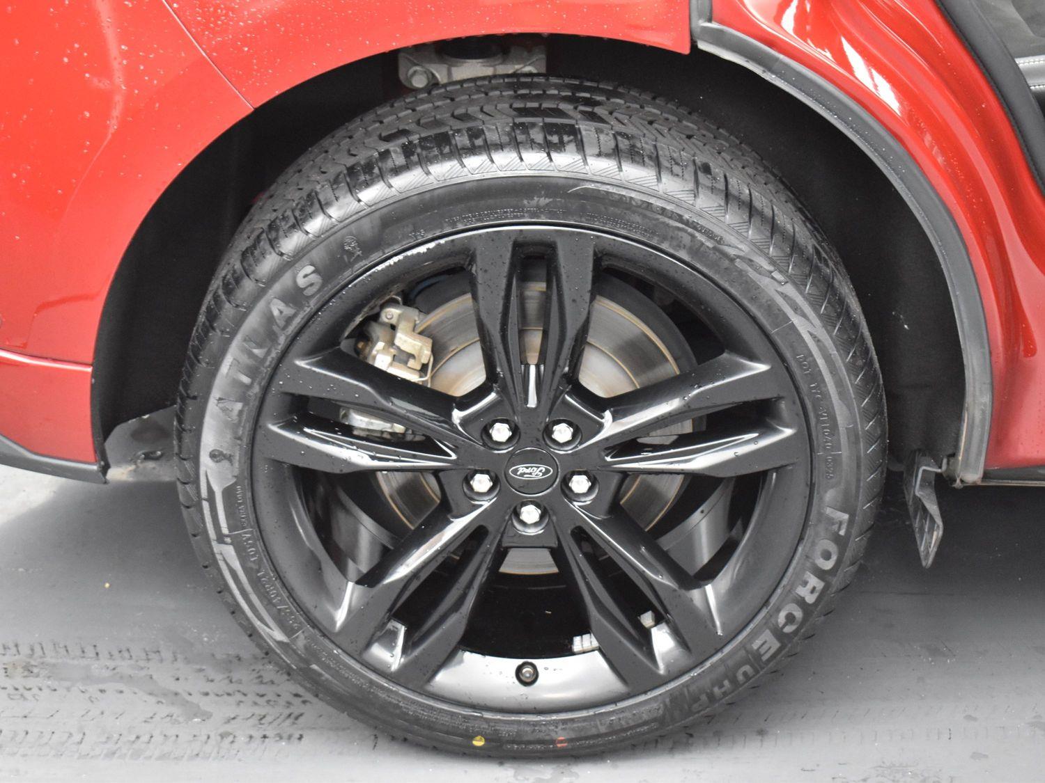 2022 Ford Edge ST photo 38