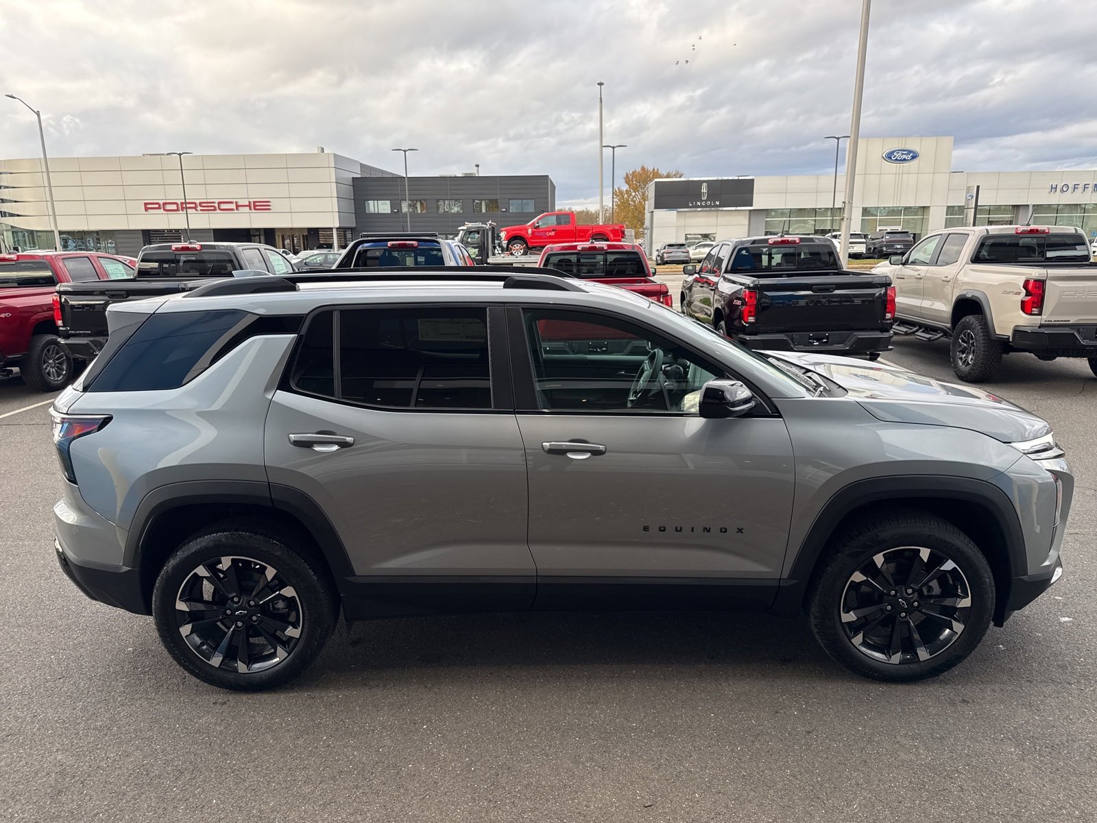 2026 Chevrolet Equinox RS photo 3