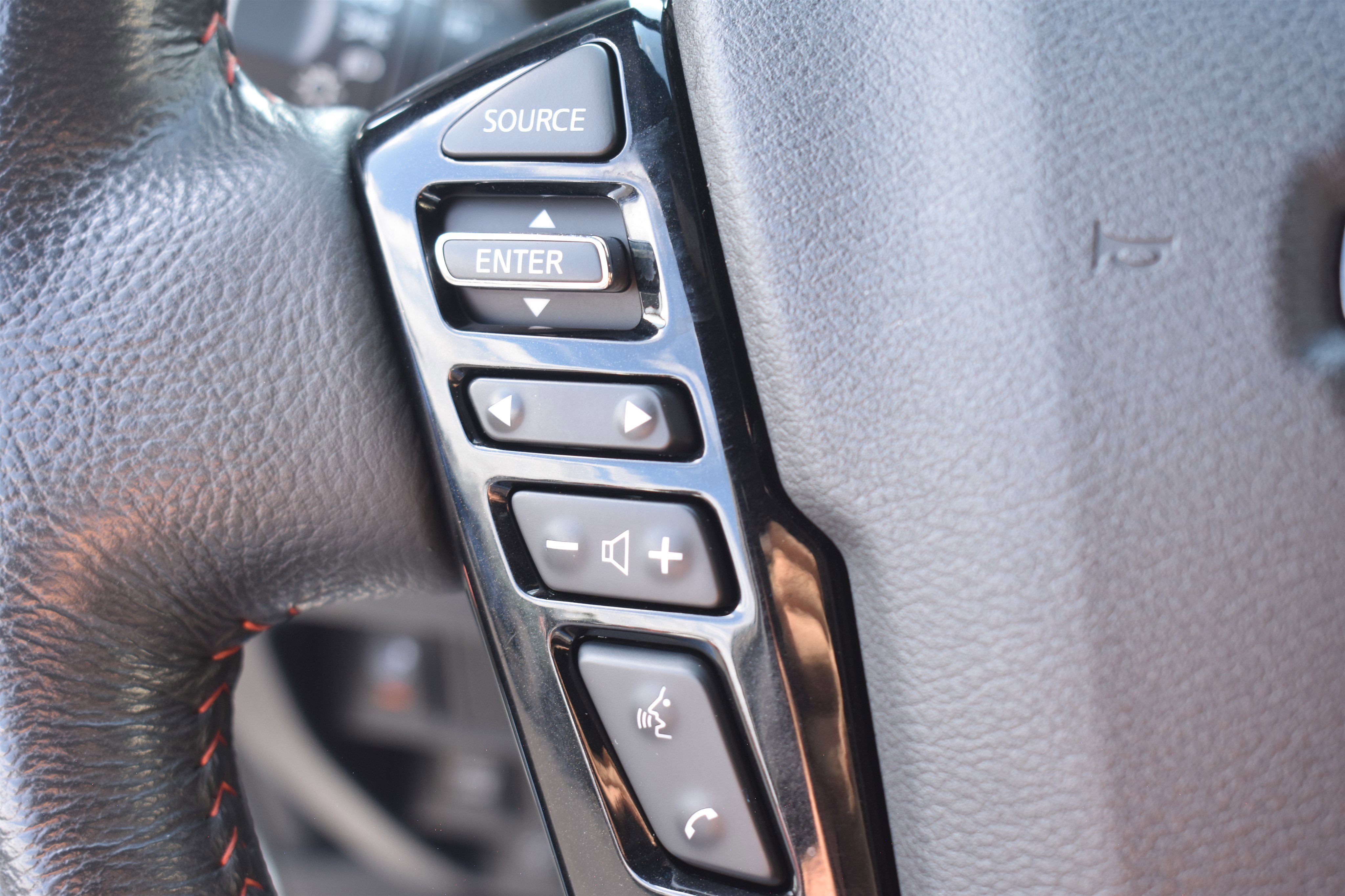 2022 Nissan Frontier Crew Cab photo 9