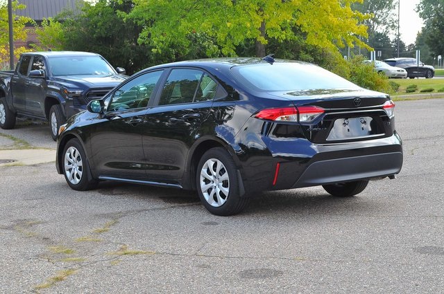 2024 Toyota Corolla LE photo 5