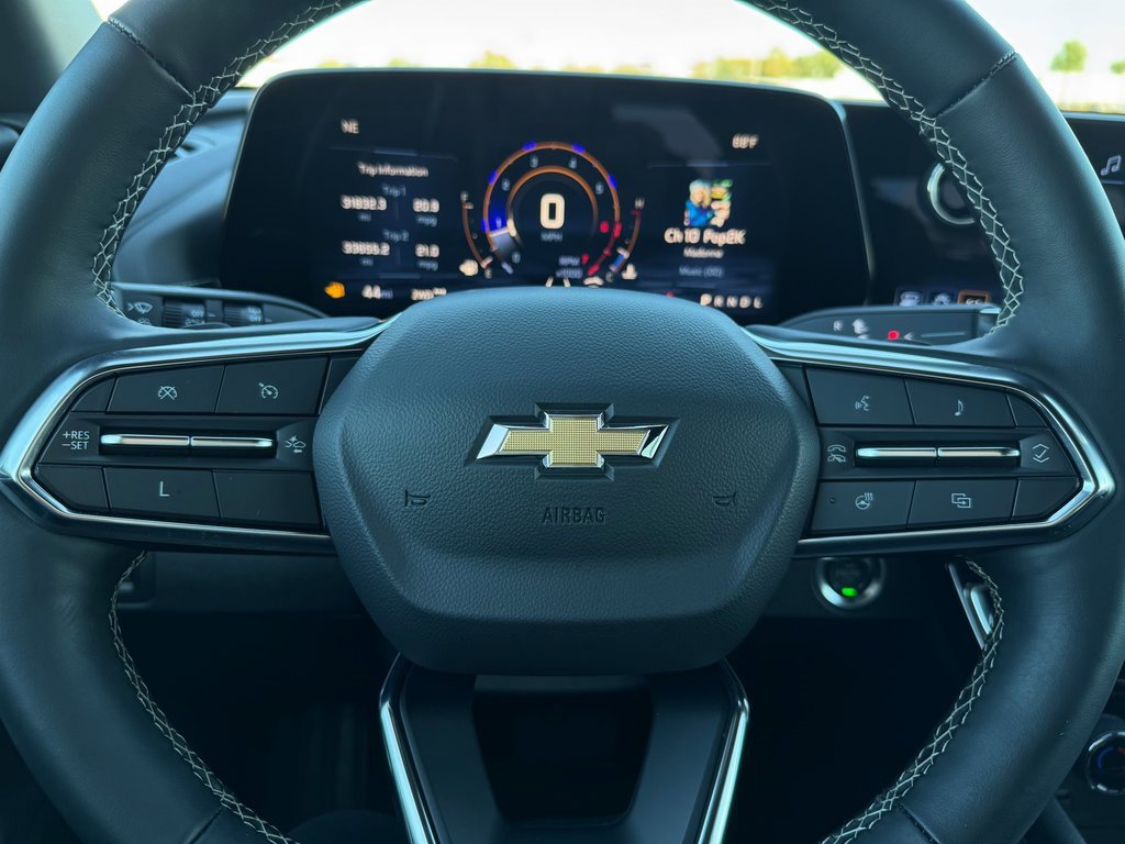 2025 Chevrolet Traverse photo 15