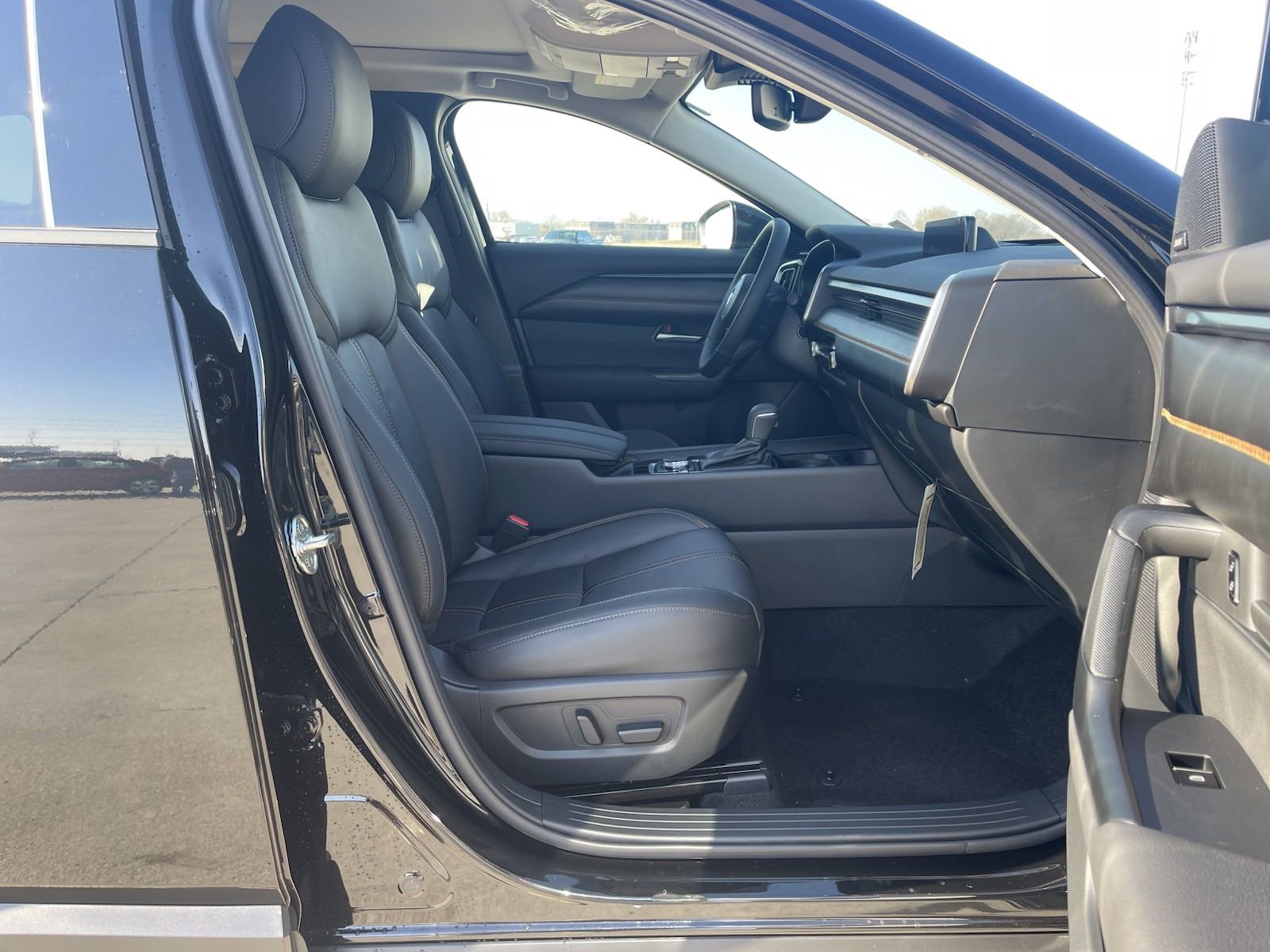 2025 Mazda CX-50 Premium photo 9
