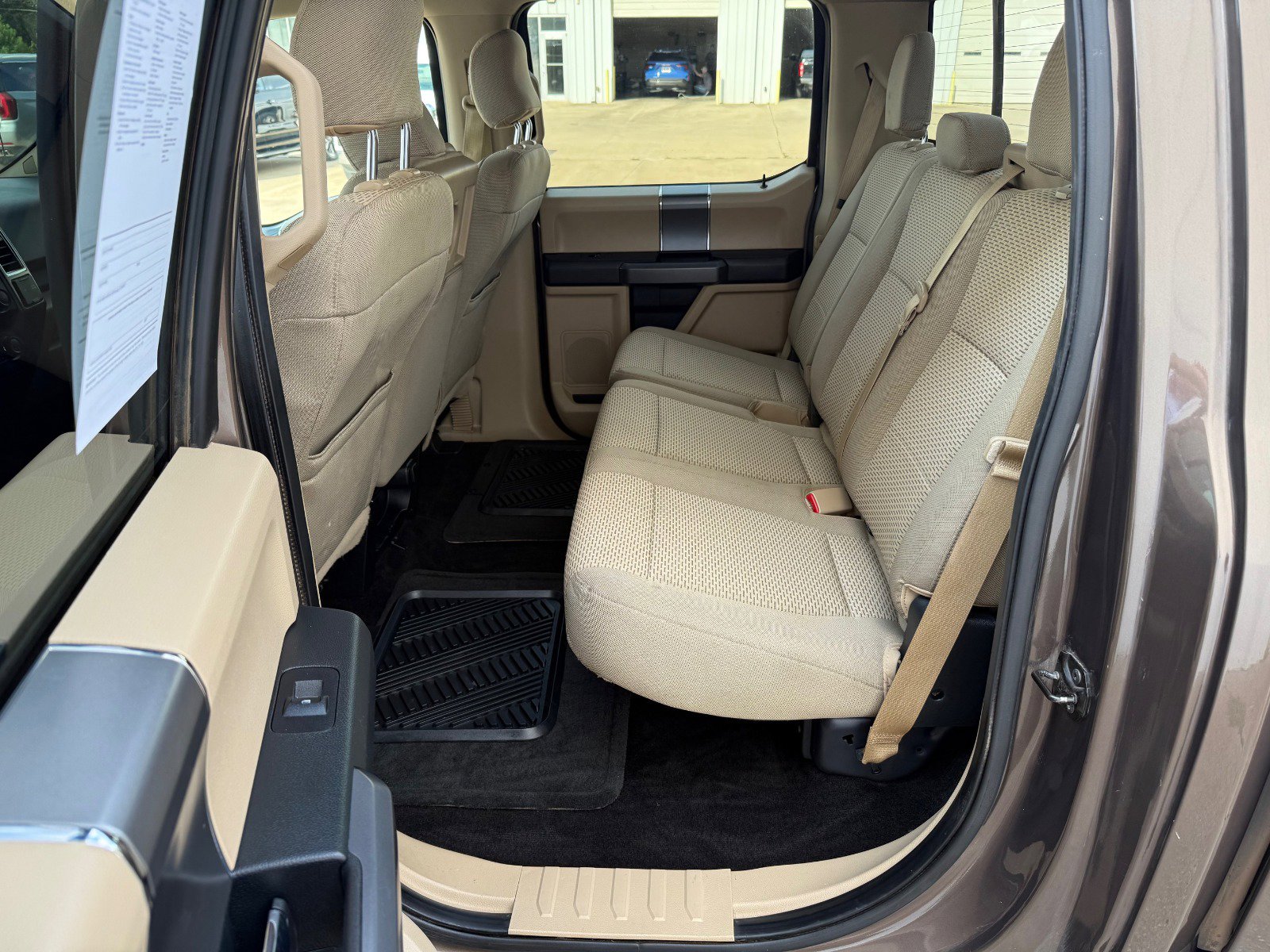 2015 Ford F-150 XLT photo 12