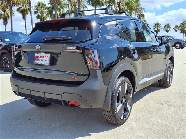 2026 Nissan Kicks SR photo 7