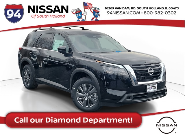 2025 Nissan Pathfinder SV's photo