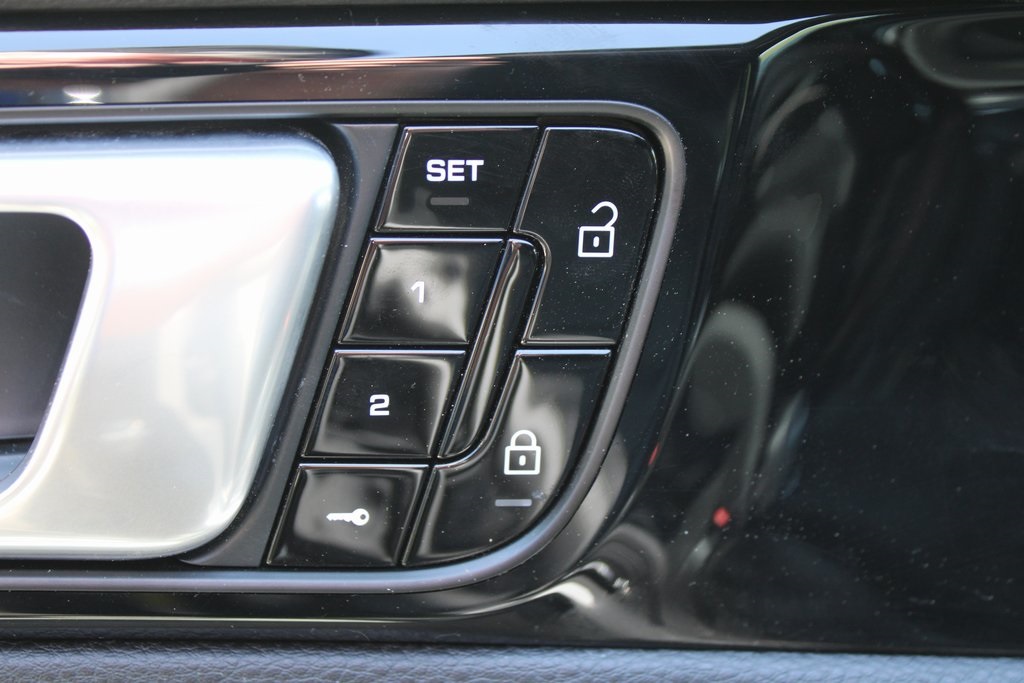 2021 Porsche Panamera 4 photo 17