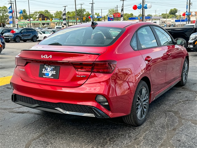 2024 Kia Forte GT-Line photo 4