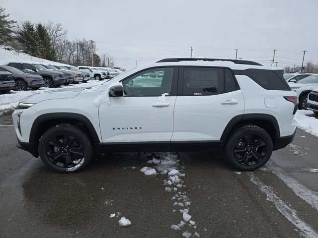 2026 Chevrolet Equinox LT photo 2