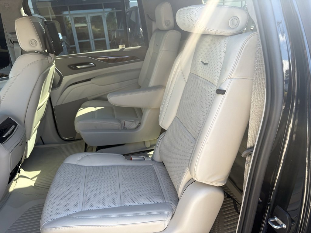 2024 Cadillac Escalade ESV Premium Luxury Platinum photo 11