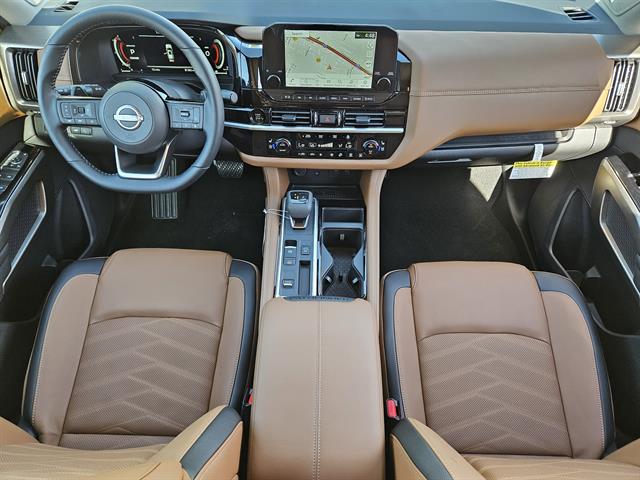 2025 Nissan Pathfinder Platinum photo 16