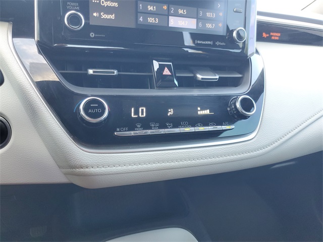 2022 Toyota Corolla SE photo 18