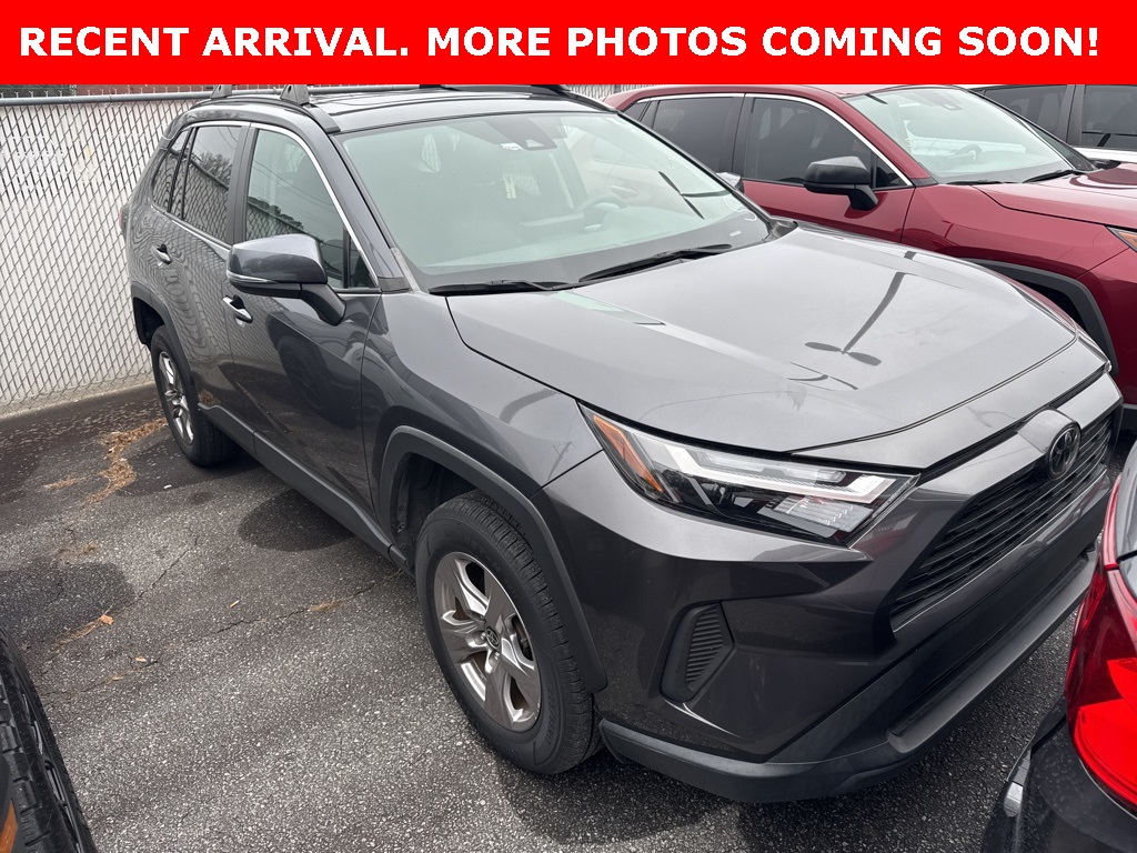 2023 Toyota RAV4 XLE's photo